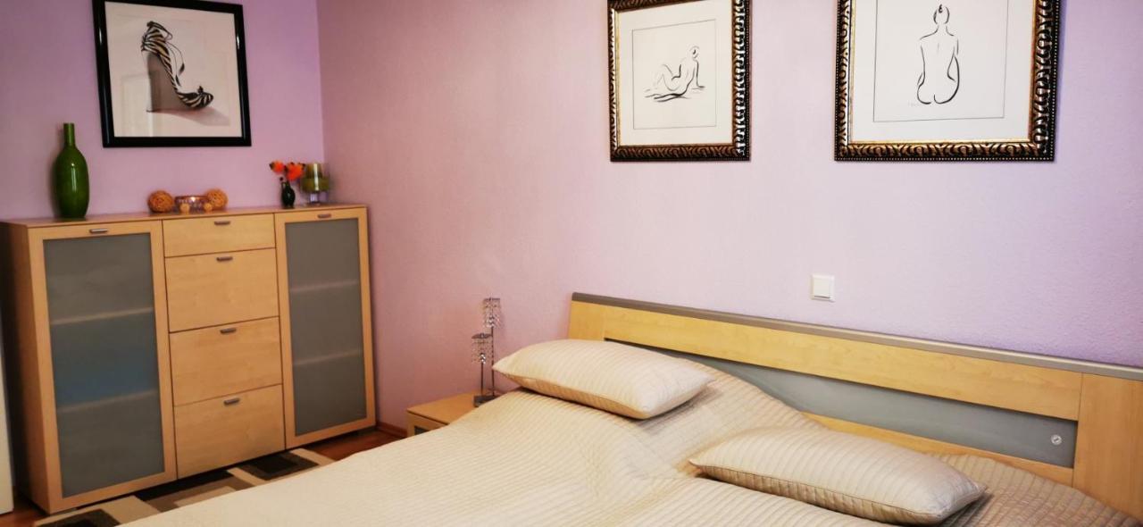 Tolle, Gemutliche, Voll Moblierte 3 Zimmer Wohnung. Baden-Baden Esterno foto